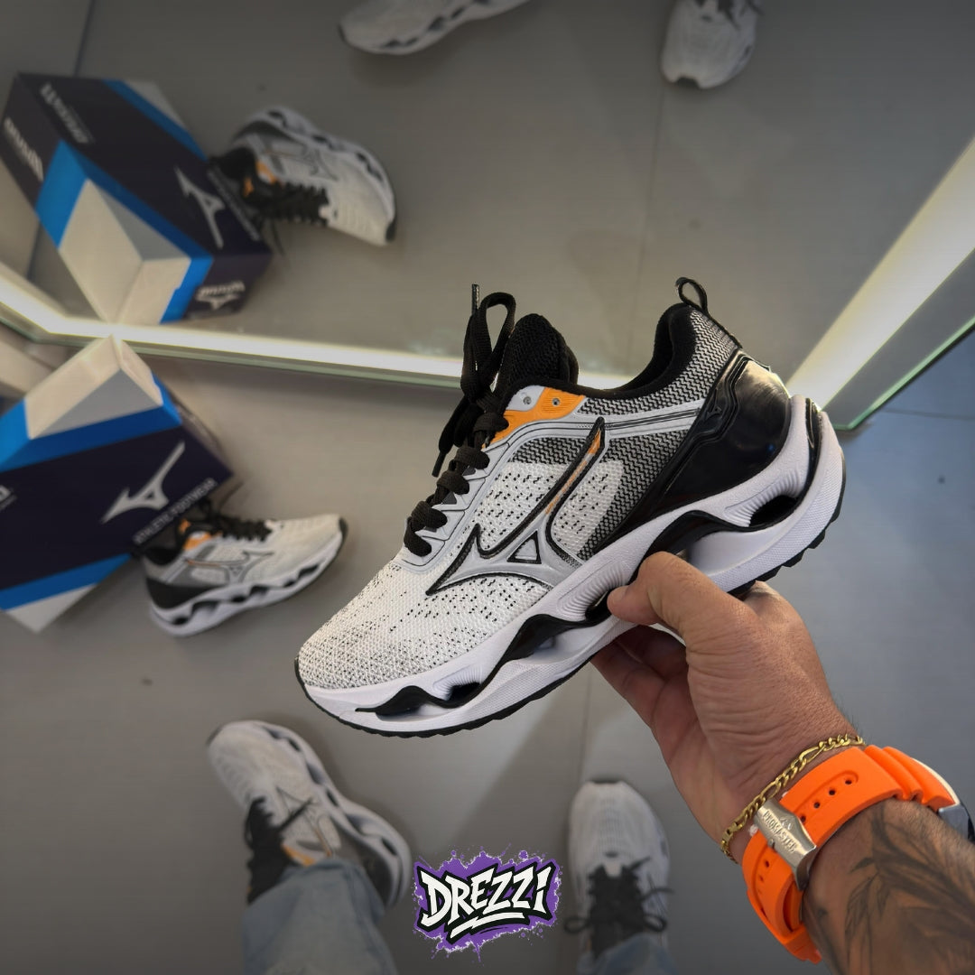 Mizuno Wave Stratos 3